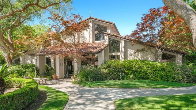 5554 N El Adobe Drive N, Fresno, CA 93711