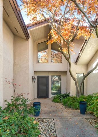 5554 N El Adobe Drive N, Fresno, CA 93711