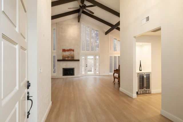 5554 N El Adobe Drive N, Fresno, CA 93711