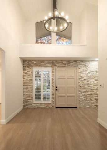 5554 N El Adobe Drive N, Fresno, CA 93711