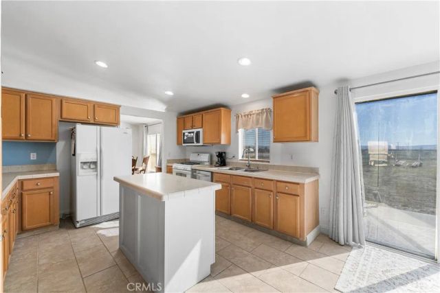 9890 Sue Ave, Rosamond, CA 93560