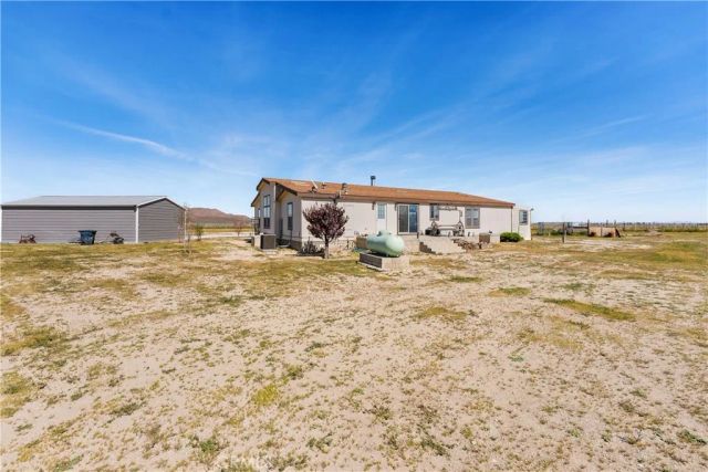 9890 Sue Ave, Rosamond, CA 93560