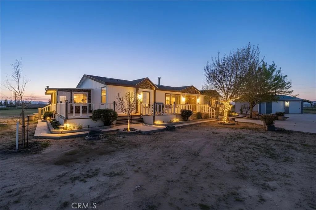 9890 Sue Ave, Rosamond, CA 93560