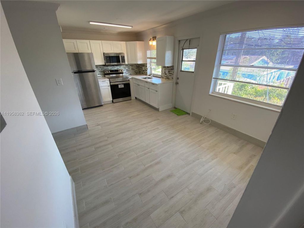 3019 SW 68th Ter 6, Miramar, FL 33023