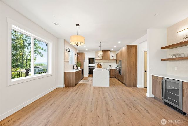 1238 9th Street SW, Puyallup, WA 98371