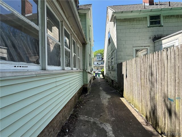 52 Gallatin Avenue, Buffalo, NY 14207