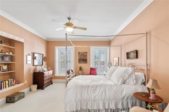 102-110 N Courthouse Square, Goliad, TX 77963