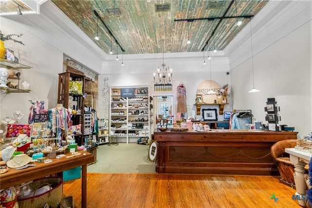 102-110 N Courthouse Square, Goliad, TX 77963