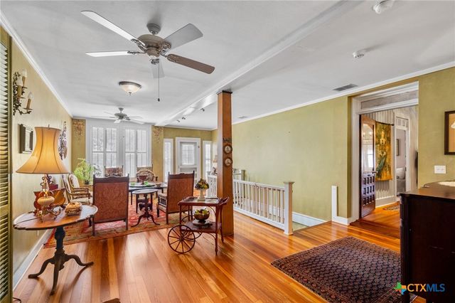 102-110 N Courthouse Square, Goliad, TX 77963