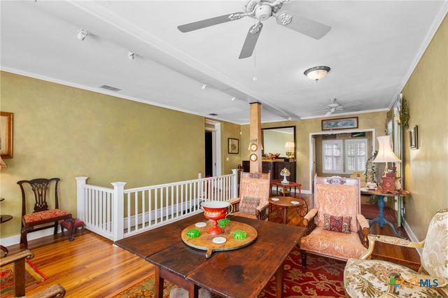 102-110 N Courthouse Square, Goliad, TX 77963