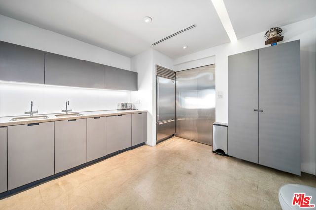 816 Seward Street, Los Angeles, CA 90038