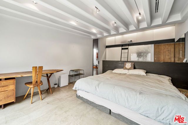 816 Seward Street, Los Angeles, CA 90038