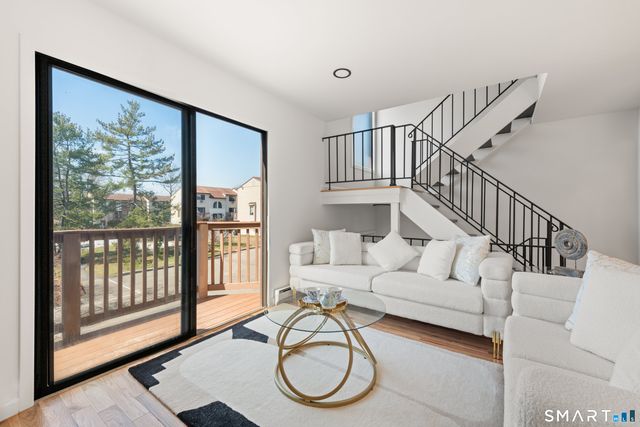 60 Lawn Avenue APT 21, Stamford, CT 06902