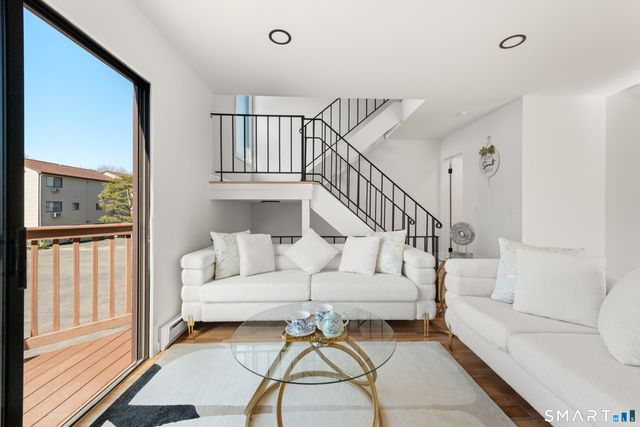 60 Lawn Avenue APT 21, Stamford, CT 06902