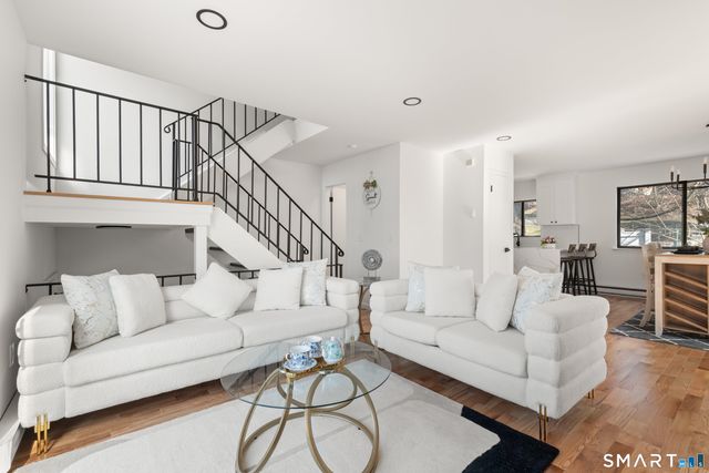 60 Lawn Avenue APT 21, Stamford, CT 06902