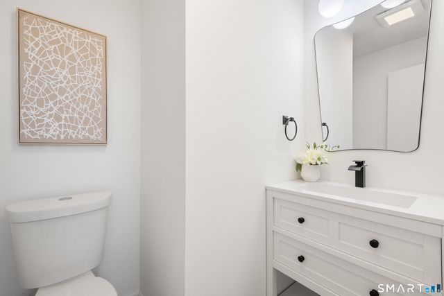 60 Lawn Avenue APT 21, Stamford, CT 06902