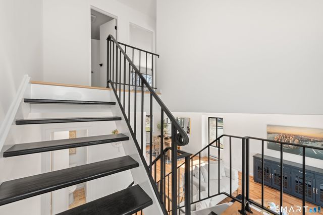 60 Lawn Avenue APT 21, Stamford, CT 06902