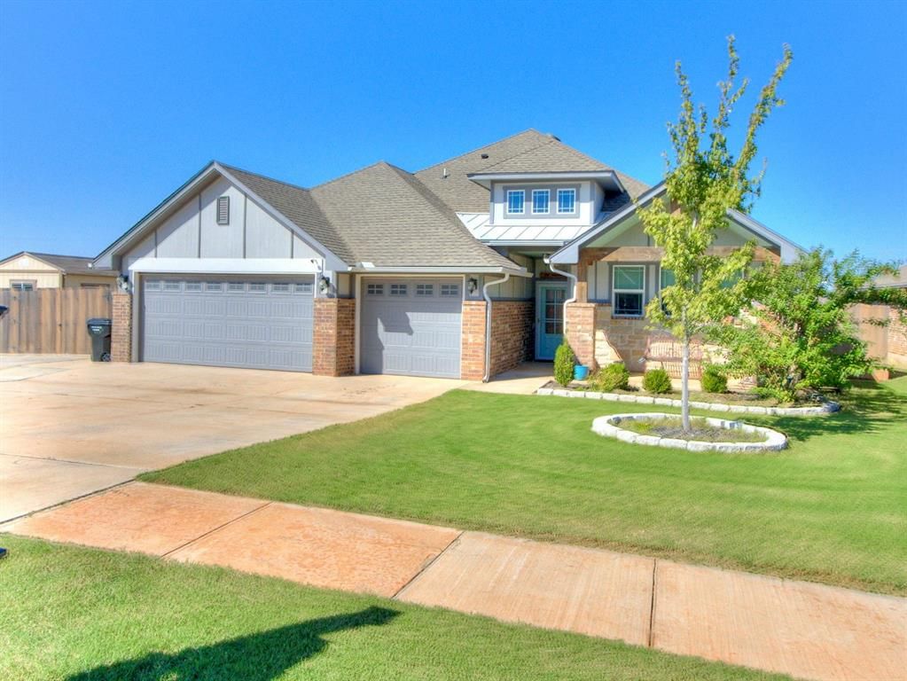2017 Edgewater Drive, Moore, OK 73160