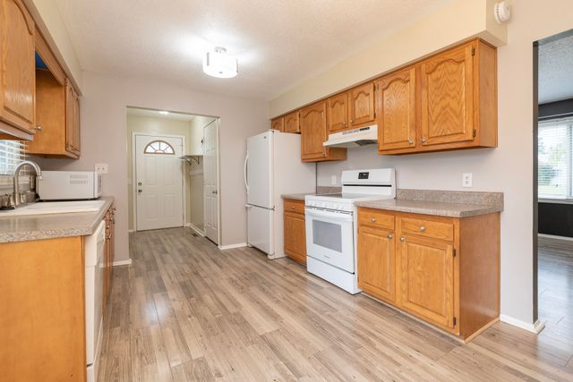 2614 E Heverly Drive E, Portage, MI 49024