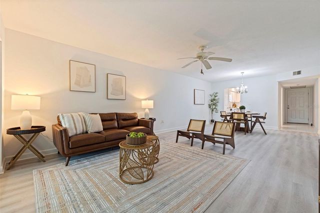 4480 OVERLOOK DRIVE NE 10, St Petersburg, FL 33703