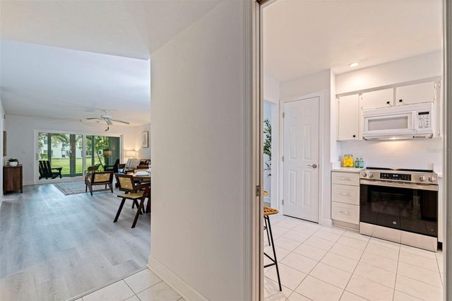 4480 OVERLOOK DRIVE NE 10, St Petersburg, FL 33703