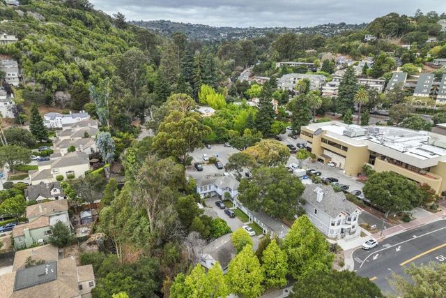 1220 Sixth Avenue, Belmont, CA 94002