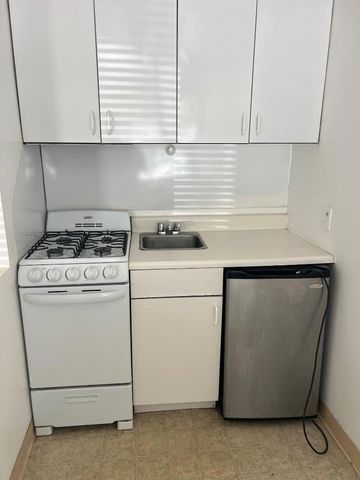 1220 Sixth Avenue, Belmont, CA 94002