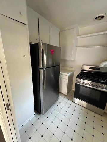 1220 Sixth Avenue, Belmont, CA 94002