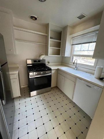 1220 Sixth Avenue, Belmont, CA 94002