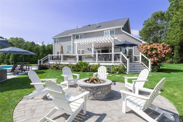 39 Blackberry Lane, Center Moriches, NY 11934