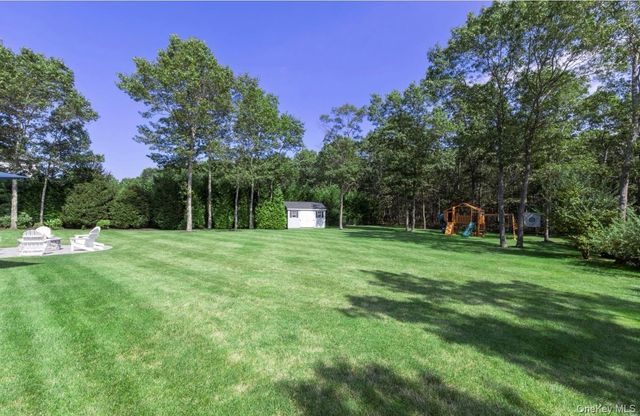 39 Blackberry Lane, Center Moriches, NY 11934