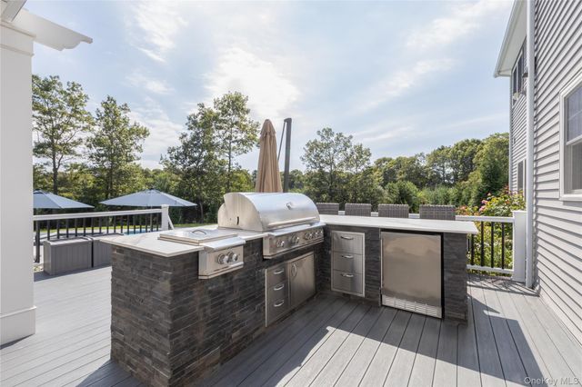 39 Blackberry Lane, Center Moriches, NY 11934
