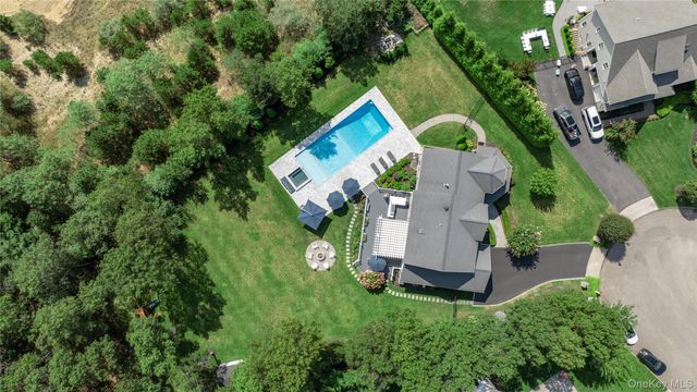 39 Blackberry Lane, Center Moriches, NY 11934