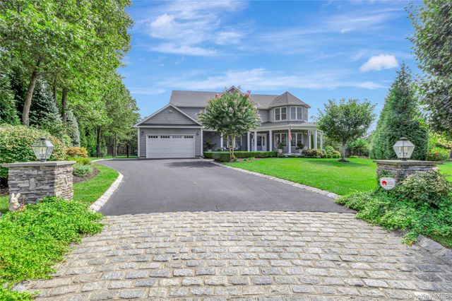 39 Blackberry Lane, Center Moriches, NY 11934