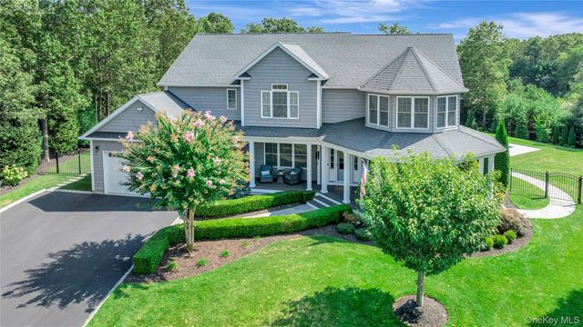 39 Blackberry Lane, Center Moriches, NY 11934