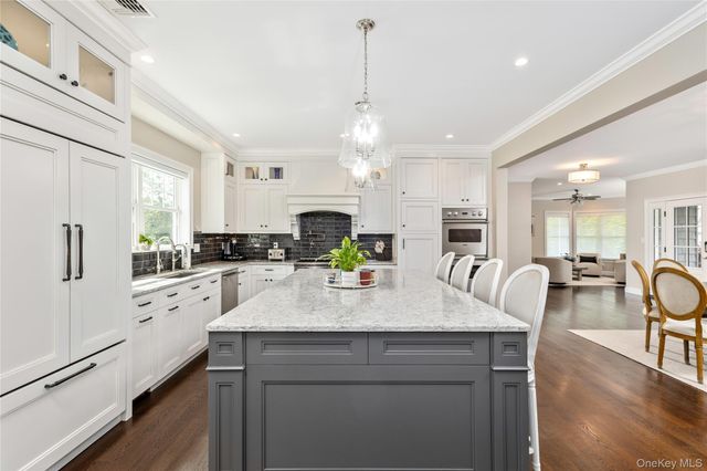 39 Blackberry Lane, Center Moriches, NY 11934