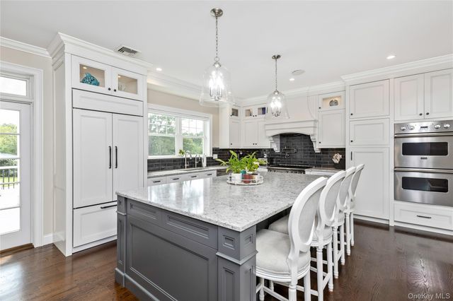 39 Blackberry Lane, Center Moriches, NY 11934