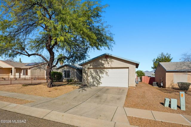 8911 E Fairway Groves Drive, Tucson, AZ 85730