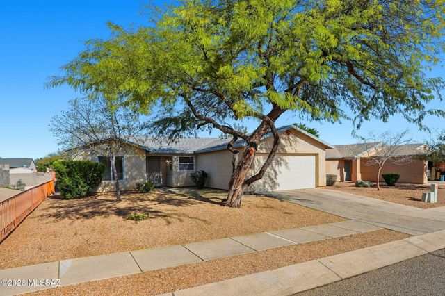 8911 E Fairway Groves Drive, Tucson, AZ 85730
