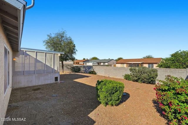 8911 E Fairway Groves Drive, Tucson, AZ 85730