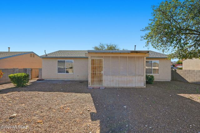 8911 E Fairway Groves Drive, Tucson, AZ 85730