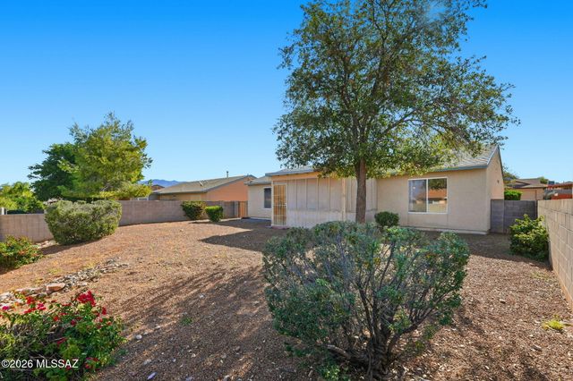 8911 E Fairway Groves Drive, Tucson, AZ 85730