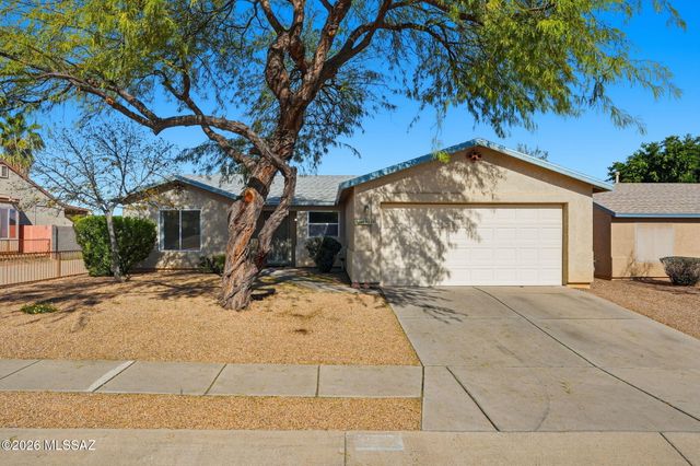 8911 E Fairway Groves Drive, Tucson, AZ 85730