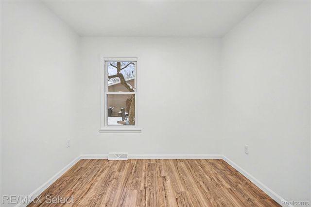 2296 Russell Street, Grand Blanc Charter Township, MI 48439