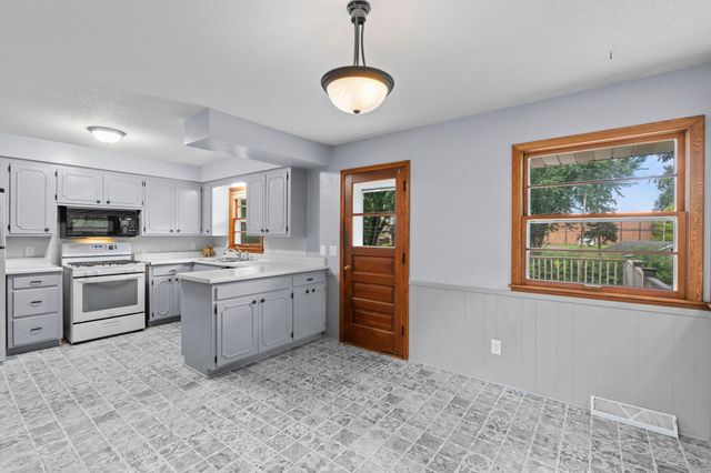 5705 Phoenix Street, Golden Valley, MN 55422