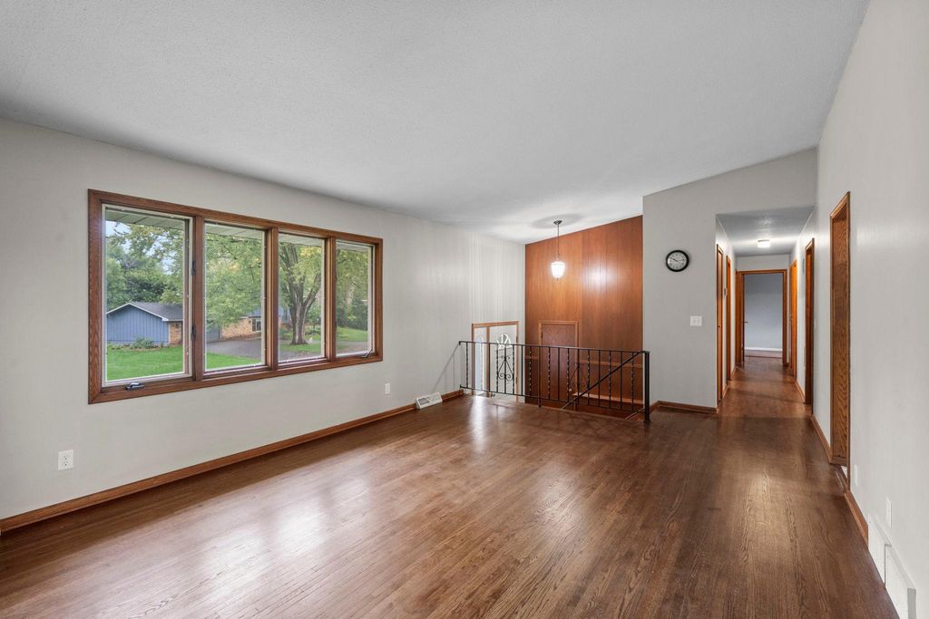 5705 Phoenix Street, Golden Valley, MN 55422 — photo 5
