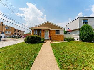 7852 Neenah Avenue, Burbank, IL 60459