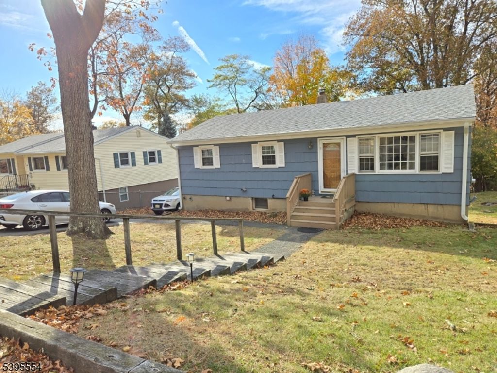 547 Atlas Rd, Roxbury Twp., NJ 07850