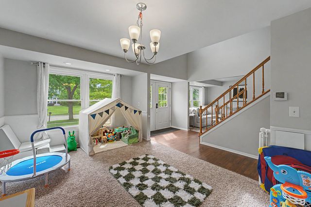 1262 Knollwood Circle, Crystal Lake, IL 60014