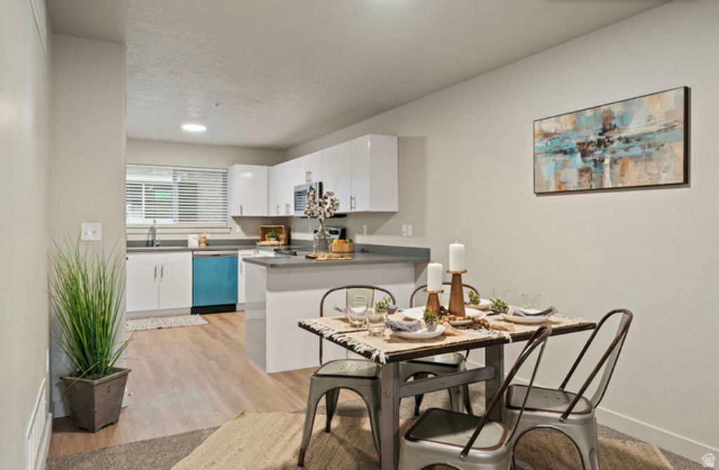 Image 11 of property listing at 1140 W 950 N #B102, Orem, UT 84057
